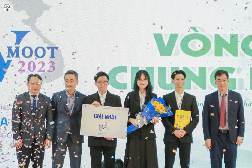 Trường Đại học Luật TP. HCM qua truyền thông